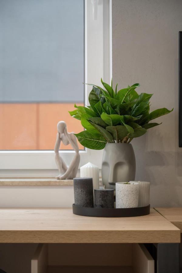 Trendy Studios With Home Office Near Wroclaw Main Station By Noclegi Renters Kültér fotó