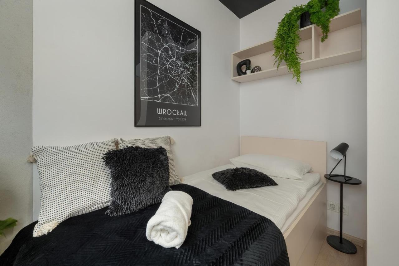 Trendy Studios With Home Office Near Wroclaw Main Station By Noclegi Renters Kültér fotó