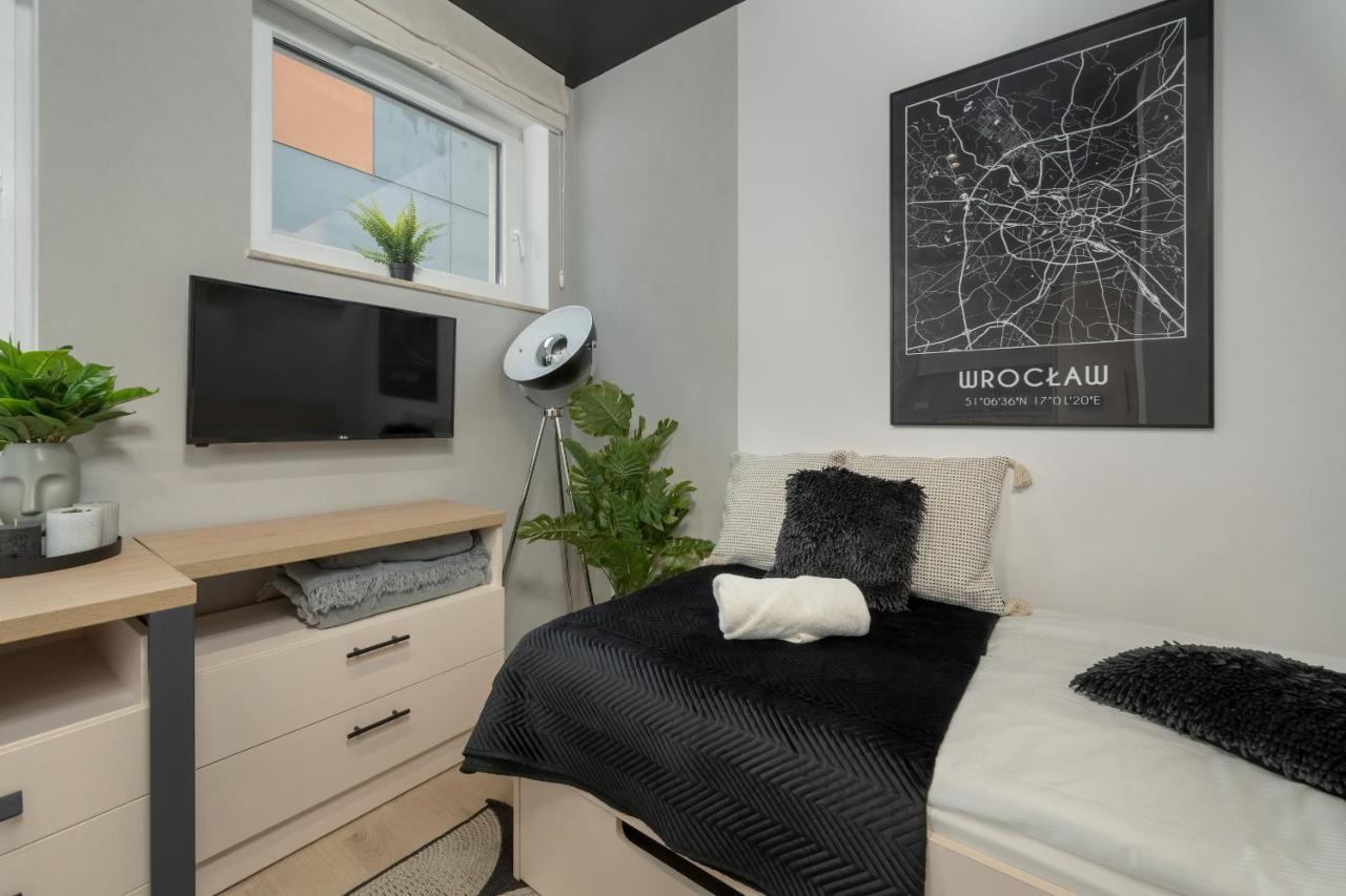 Trendy Studios With Home Office Near Wroclaw Main Station By Noclegi Renters Kültér fotó