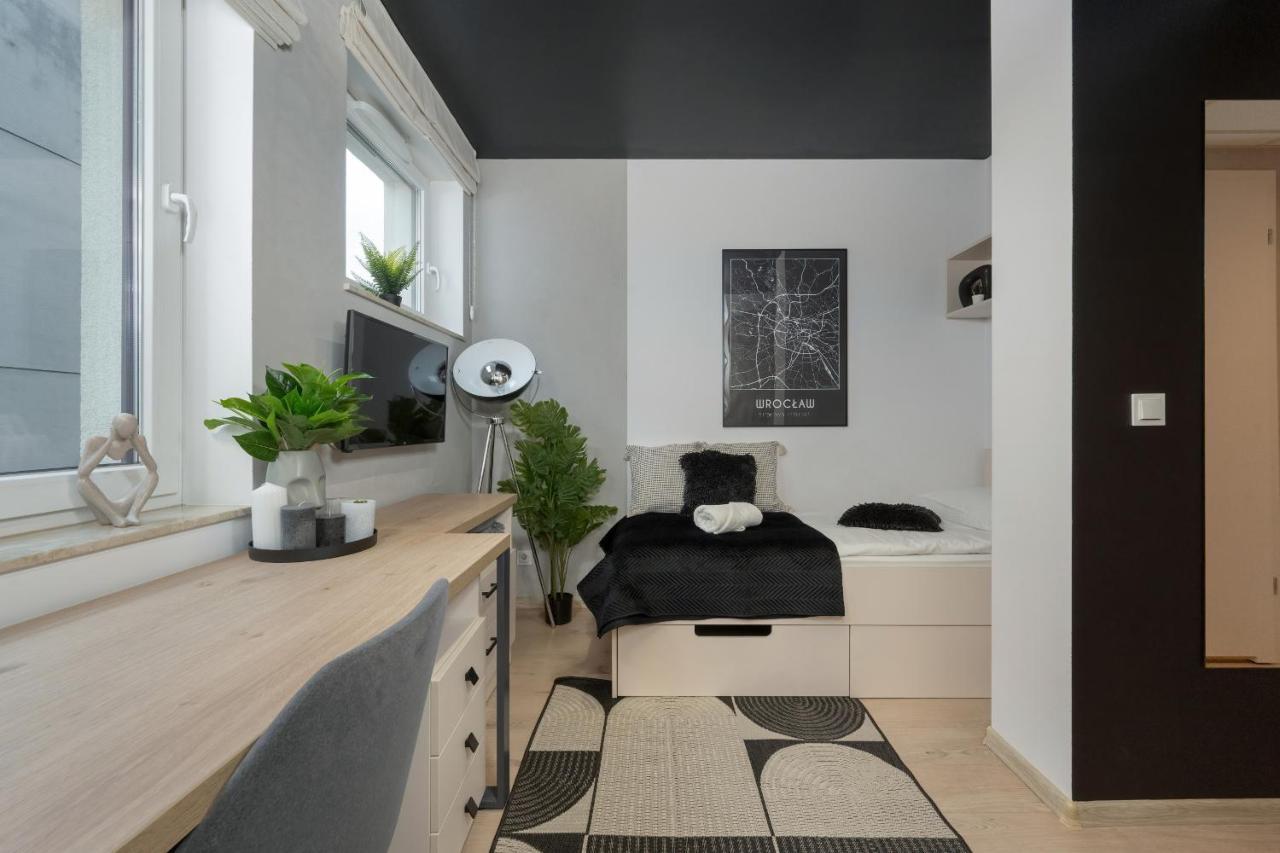 Trendy Studios With Home Office Near Wroclaw Main Station By Noclegi Renters Kültér fotó