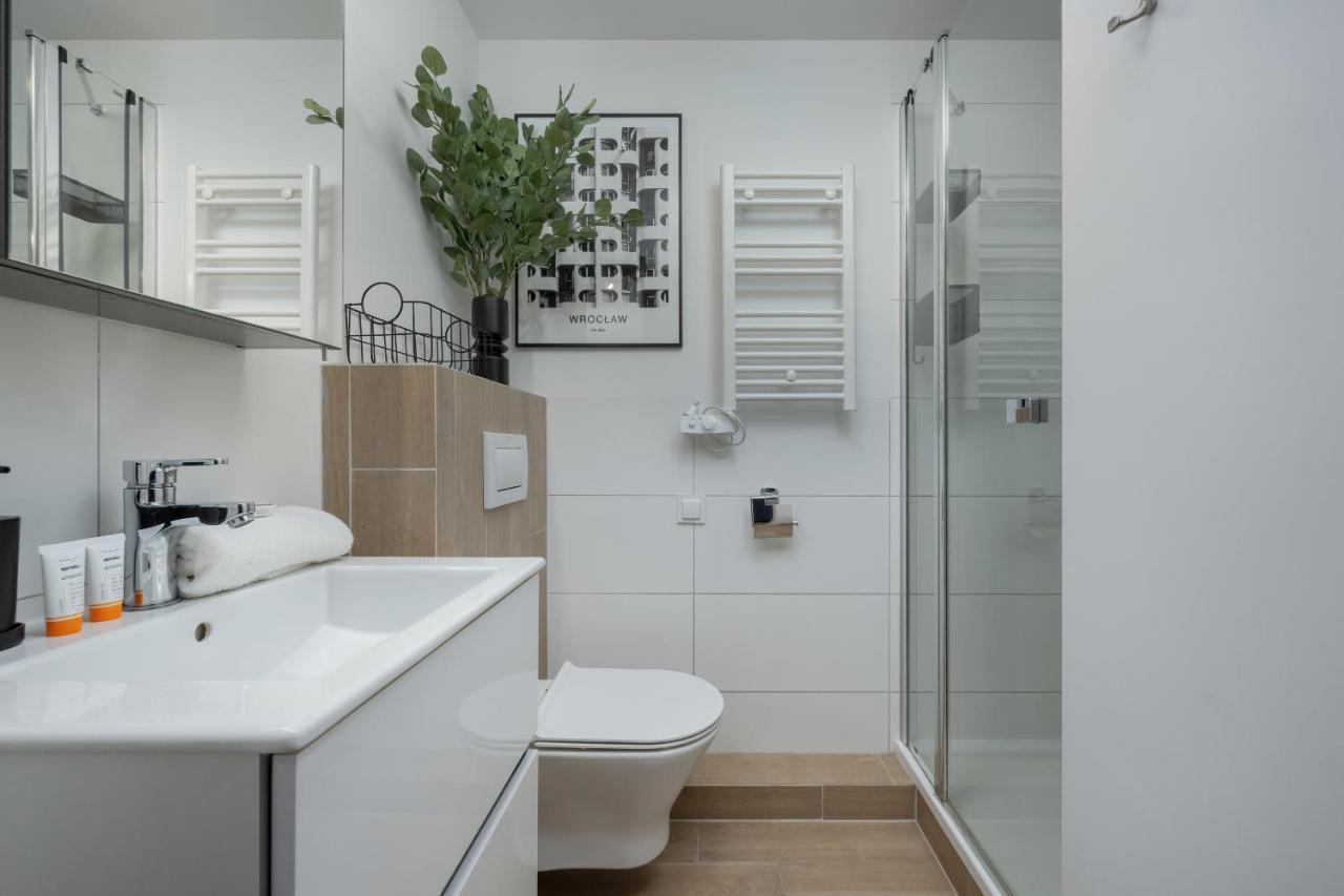 Trendy Studios With Home Office Near Wroclaw Main Station By Noclegi Renters Kültér fotó