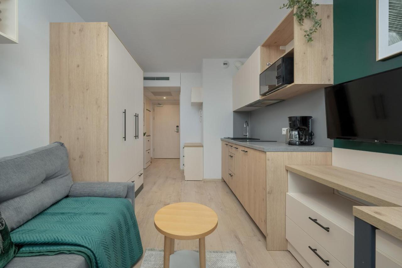Trendy Studios With Home Office Near Wroclaw Main Station By Noclegi Renters Kültér fotó