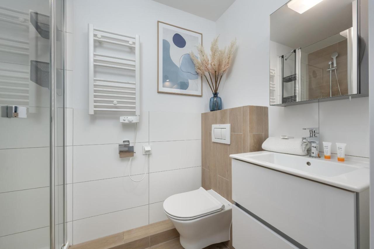 Trendy Studios With Home Office Near Wroclaw Main Station By Noclegi Renters Kültér fotó
