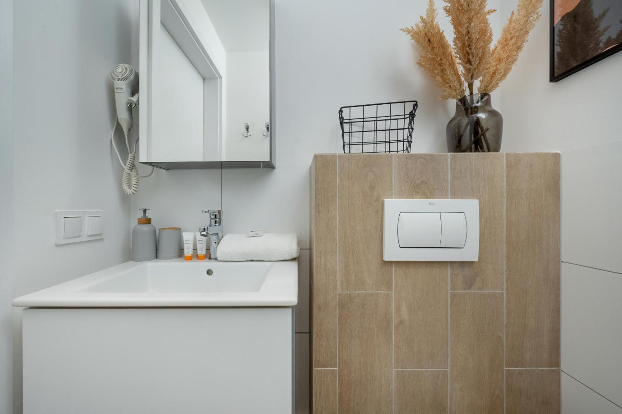 Trendy Studios With Home Office Near Wroclaw Main Station By Noclegi Renters Kültér fotó